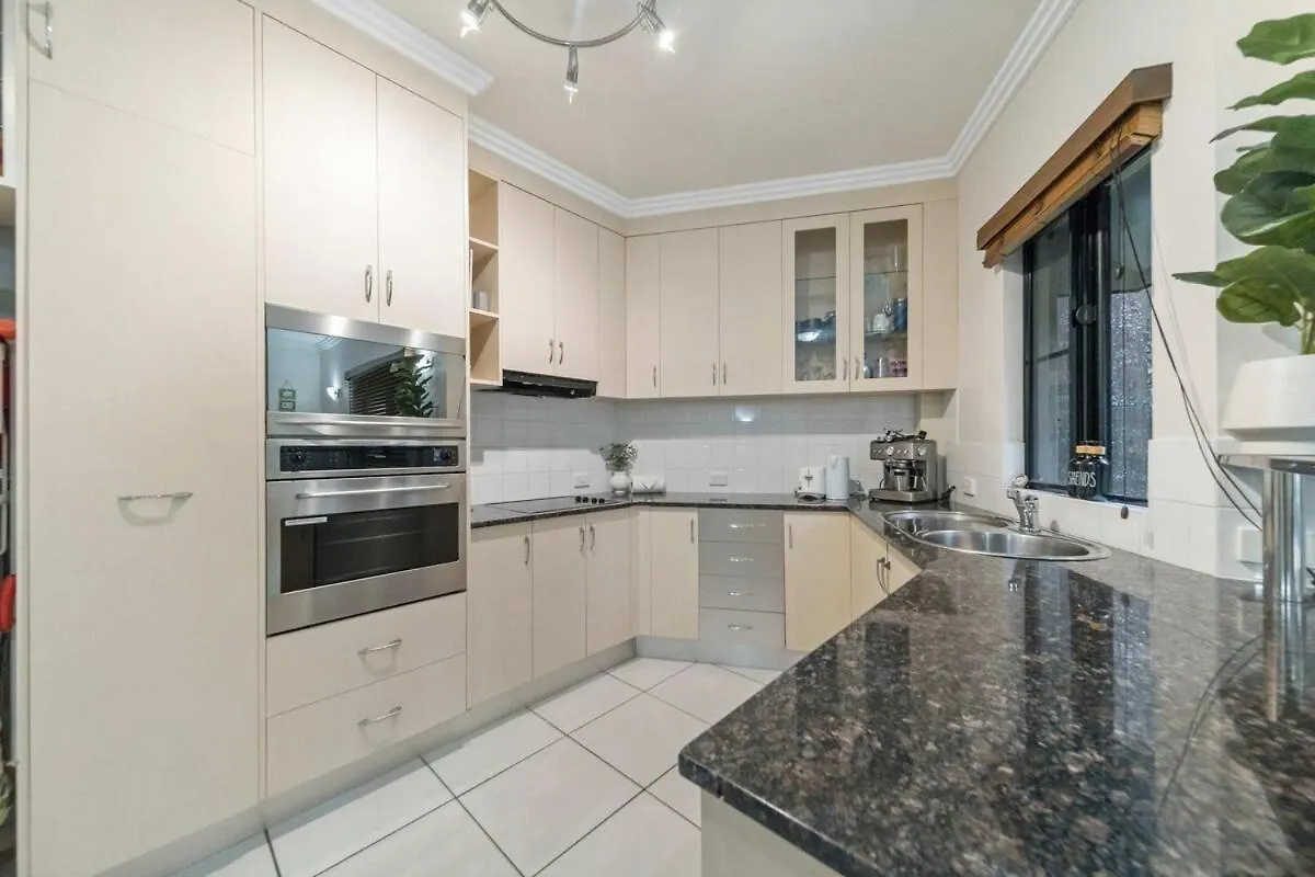 Near Beach 2 Bedroom Unit The Strand Townsville