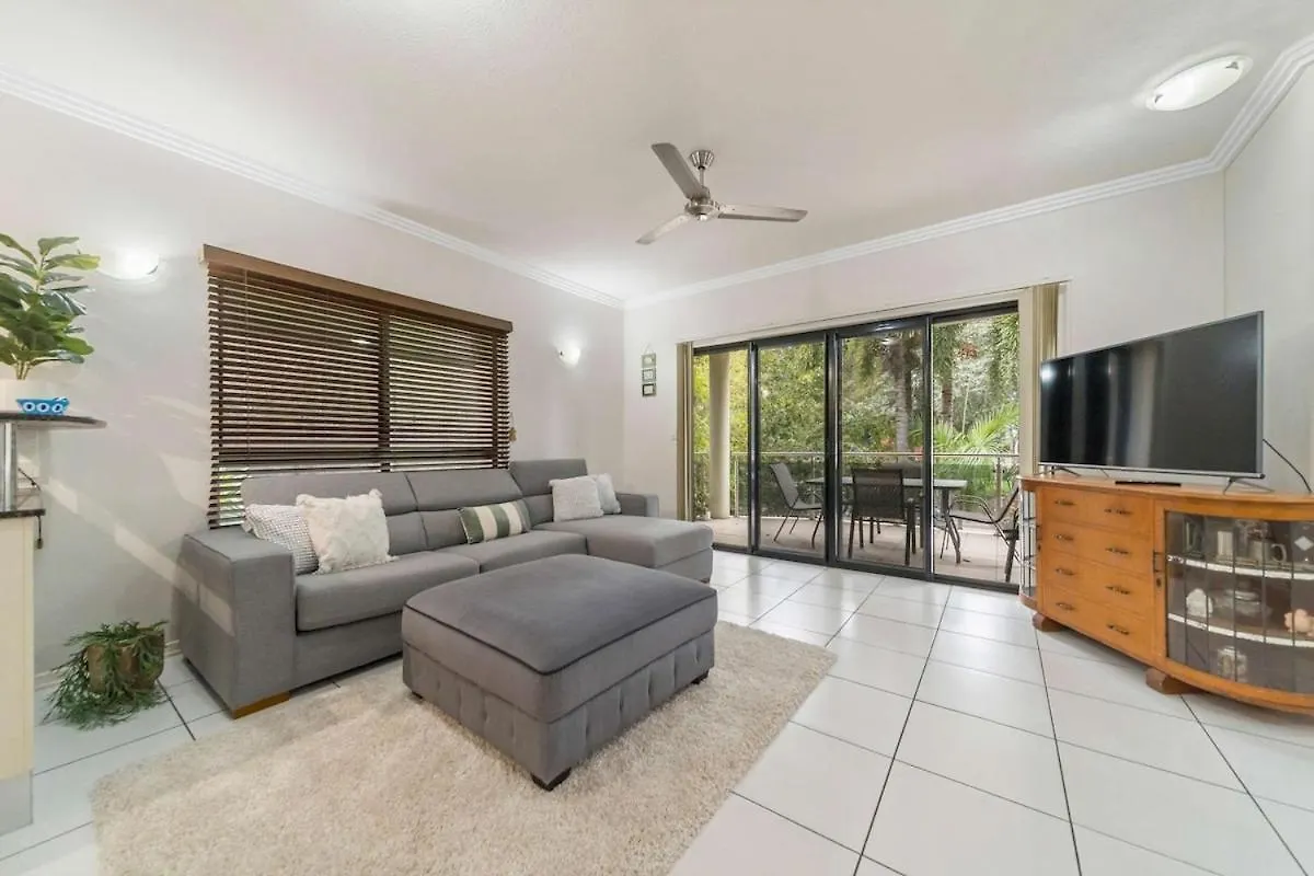 Near Beach 2 Bedroom Unit The Strand Townsville